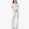 Grå broderede cropped sweatpants