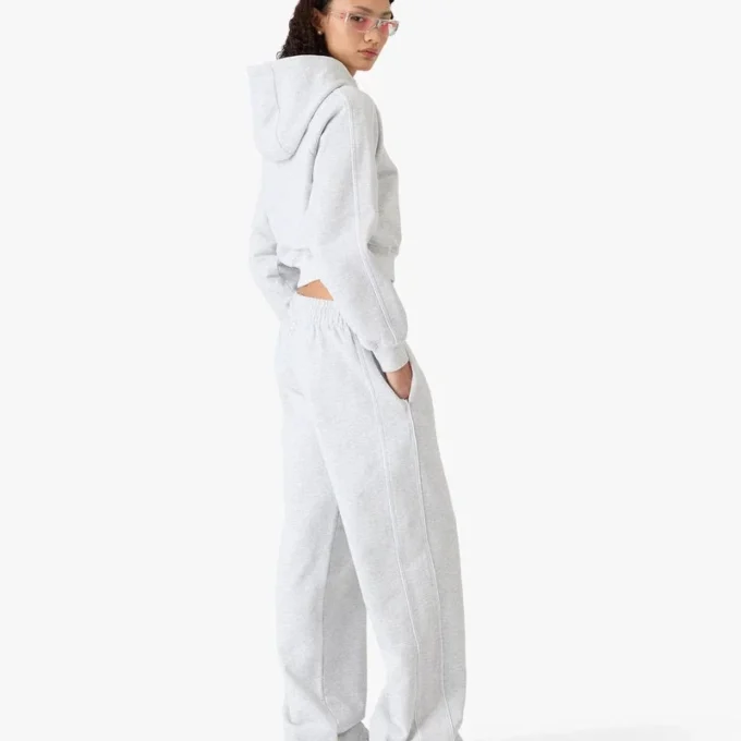 Grå broderede cropped sweatpants