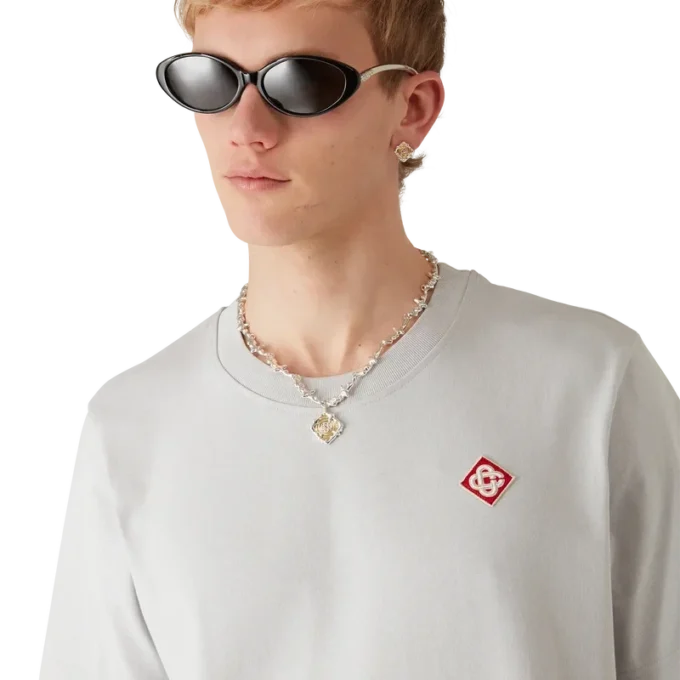Grå T-shirt med diamantlogo og korte shorts Grå T-shirt med diamantlogo og korte shorts