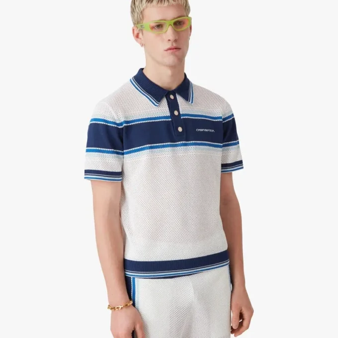 Hvid og blå stribet mesh-poloshirt med korte ærmer