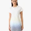 Hvid T-shirt-kjole med monogram i farveovergang