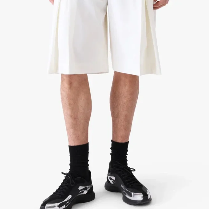 Hvide plisserede baggy shorts