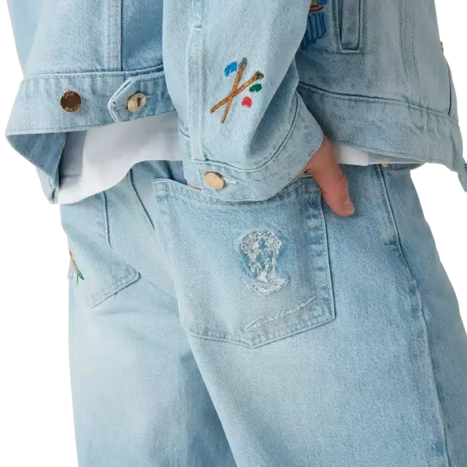 Jeans med broderet motiv