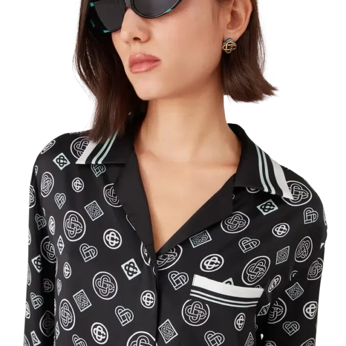 Monogram pyjamas-skjorte i silkesatin Monogram pyjamas-skjorte i silkesatin