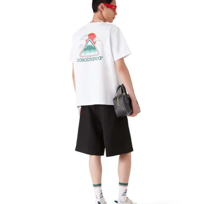 Montagne Ondulee T-shirt med korte shorts Montagne Ondulee T-shirt med korte shorts