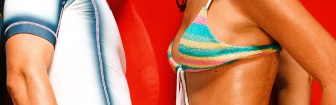 Stribet bikini-top i frotté Stribet bikini-top i frotté
