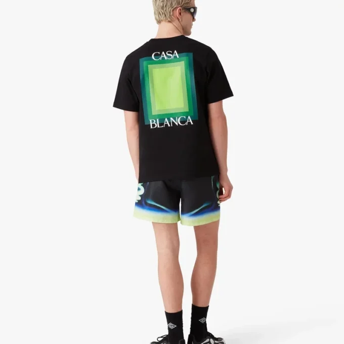 T-shirt med firkantet logo og korte ærmer