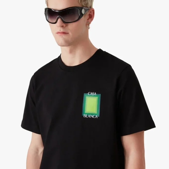 T-shirt med firkantet logo og korte ærmer