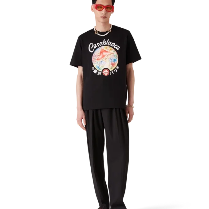 T-shirt med svampeemblem T-shirt med svampeemblem
