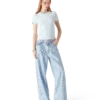 Velour-T-shirt med korte shorts til kvinder